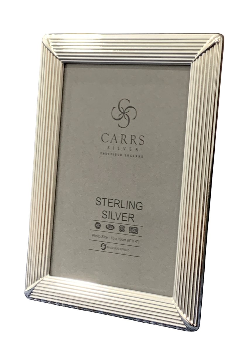jbsilverware's tweet image. A solid silver photograph frame with a reed effect gives this photo frame a modern look.

This frame can stand portrait or landscape.

jbsilverware.co.uk
#jbsilverware #silverphotoframe #photoframe #photography #carrssilver