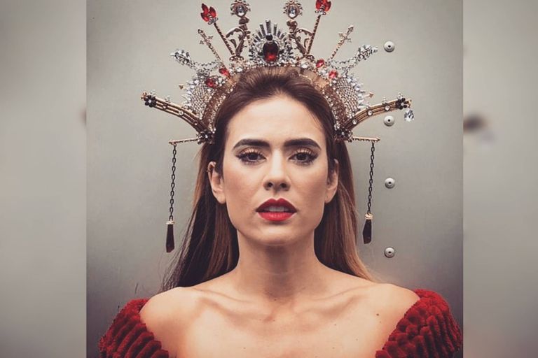 venevision's tweet photo. La nueva temporada de la #ReinaDelFlow2 ✨ está muy tensa 😨 porque algunas historias de amor ❤ podrían romperse para siempre. ¿Quieres ver cómo termina todo? 🤔 ¡No te pierdas #LaReinaDelFlow2 a las 8PM por #Venevision!🙌 https://t.co/zJ59sYg7RL