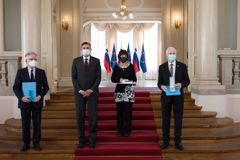 Demokracija1's tweet photo. Predsednik Republike Slovenije je na posebni slovesnosti v Predsedniški palači vročil državna odlikovanja, ki so jih prejeli Franci #Feltrin, mag. Franci #Pivec in Milan #Klemenčič https://t.co/cW1JQUPH4y https://t.co/aabsfQYxUA