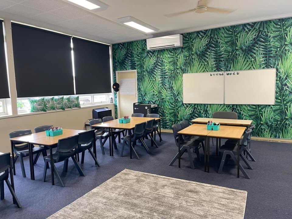 Billy_Eliaali's tweet photo. All the hard work setting up a tropical theme classroom has paid off 🌿🍁🍂 https://t.co/njADR1BTB8