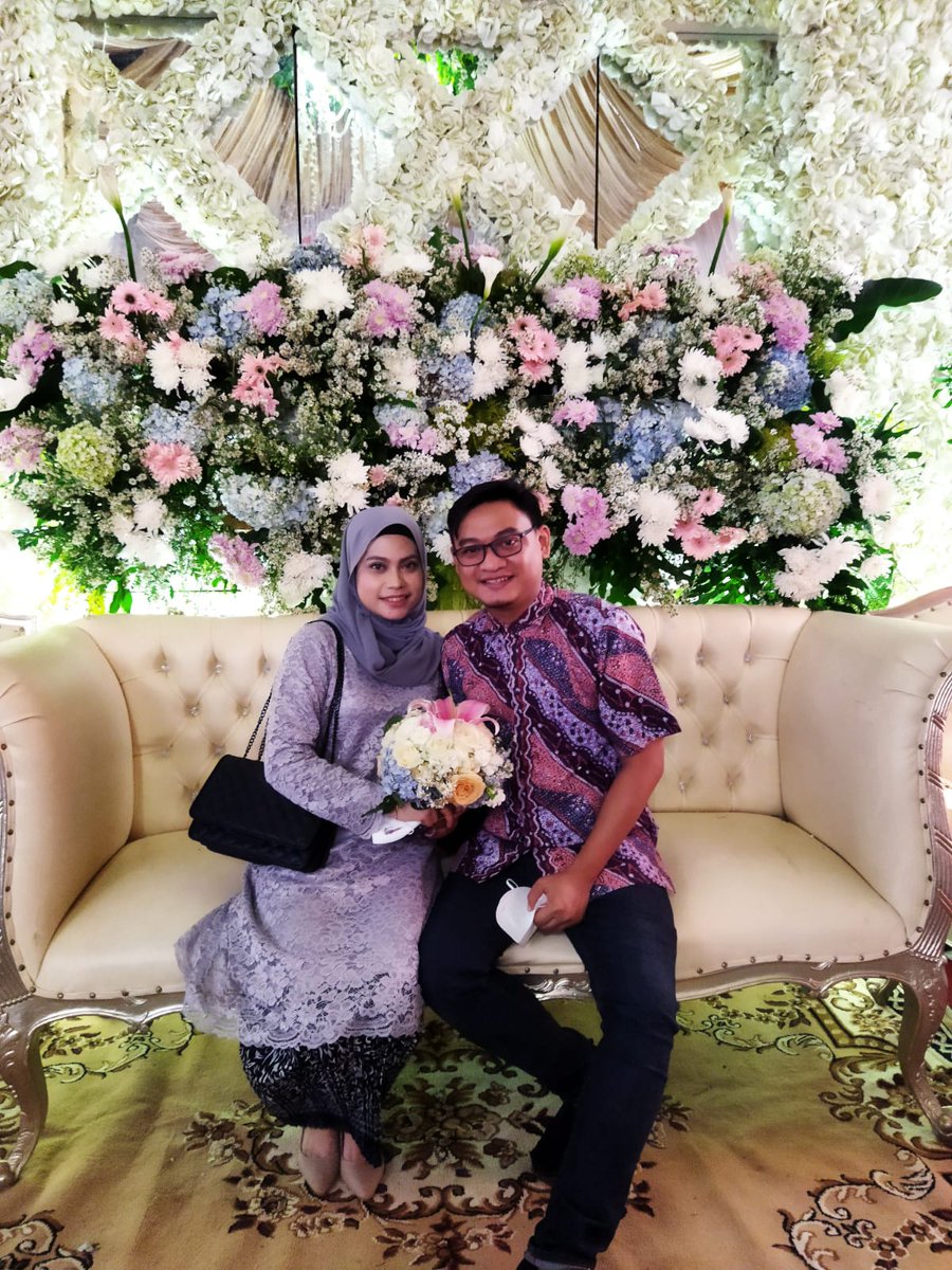 Fatima30013's tweet photo. Matching ya sm bunga²nya 💞🌺🌹🏵️🌸🌷🌺🌼🌹🥀🌺🌷 @alemerdeka https://t.co/DrFYPEee0F