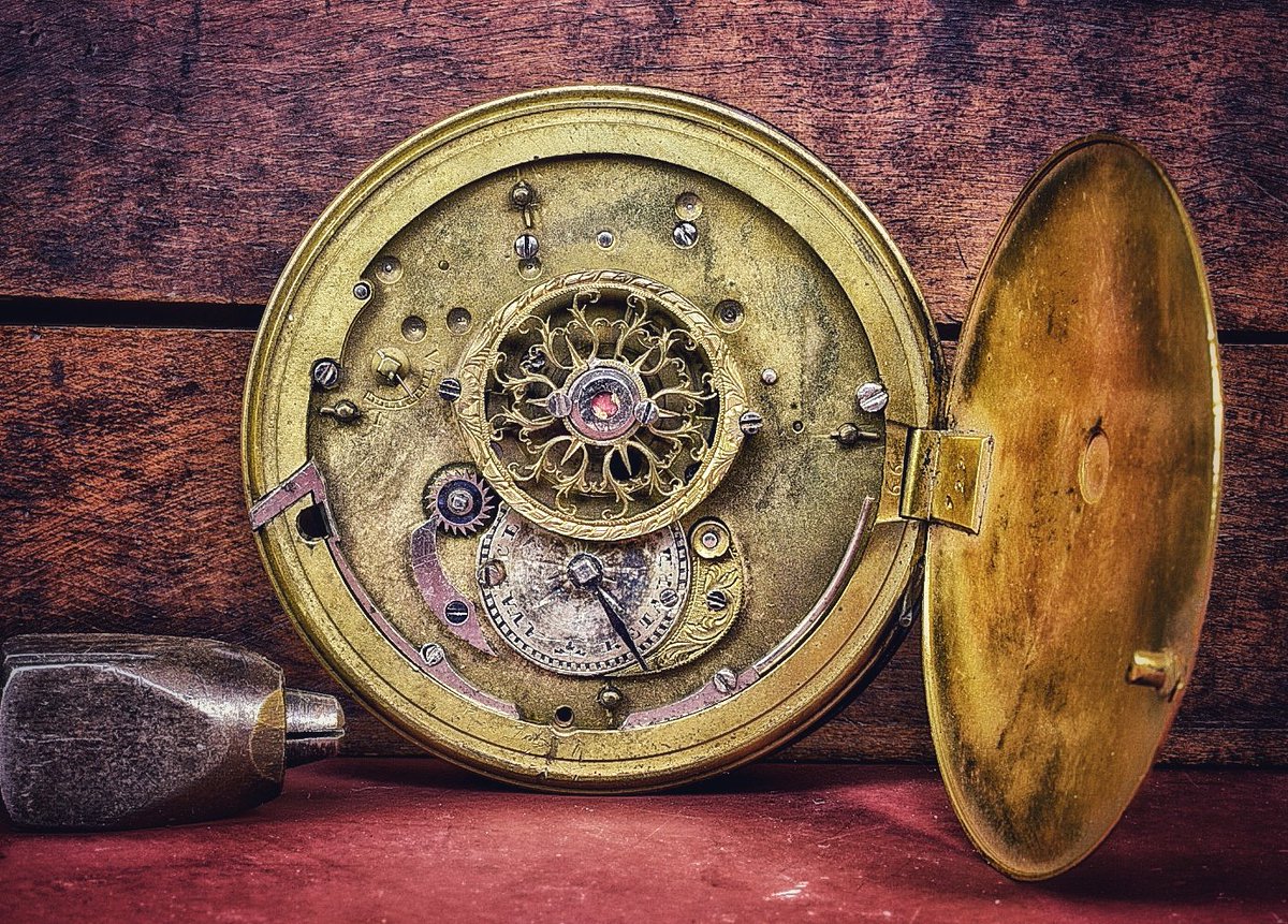 watchmaker_hu's tweet photo. Nemrég megbíztak egy órásműhely arculattervének elkészítésével. Bár nem vagyok fotós, de megpróbáltam kihozni a témából a maximumot. Kérem, tartsanak velem. 
#pocketwatch #Nikon #watchmaker
https://t.co/QtVbl2Pshk https://t.co/RonIed5iHI