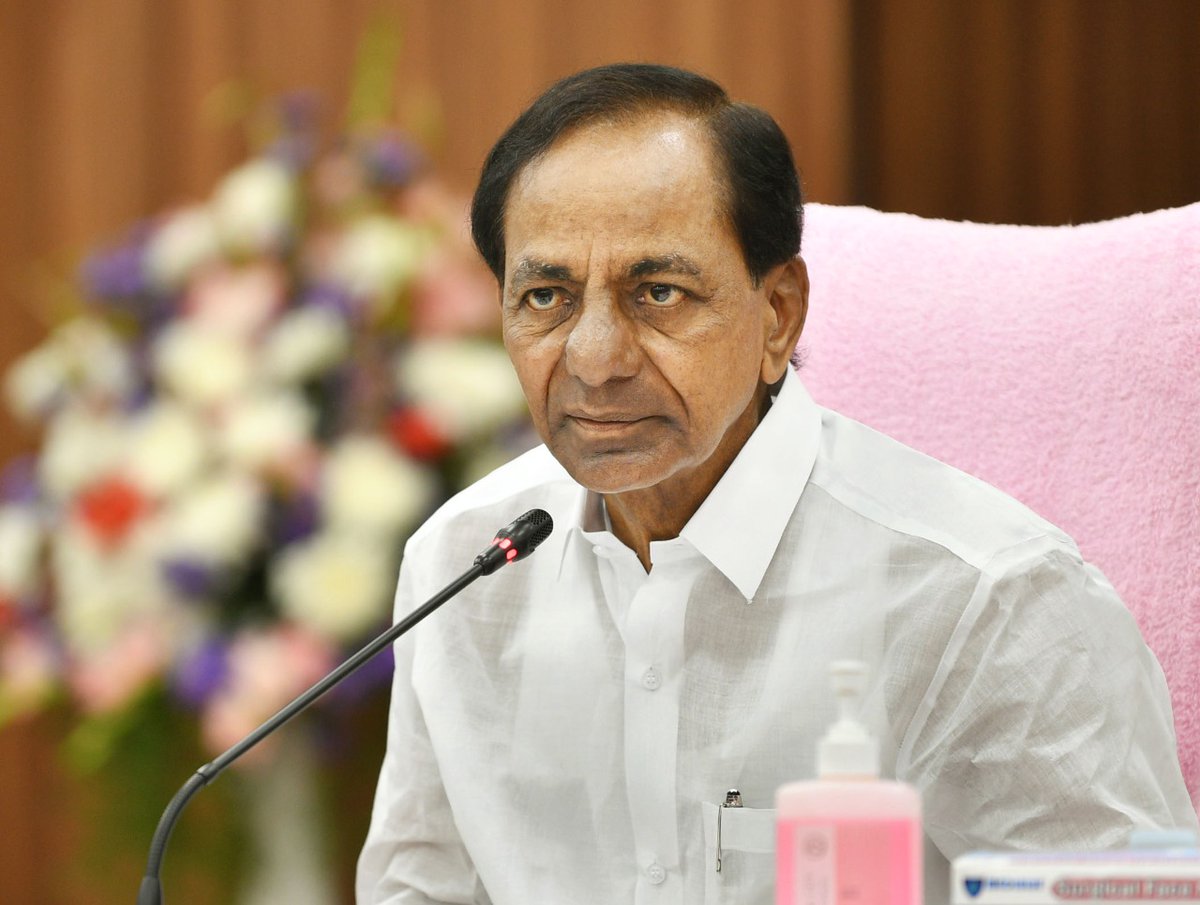 TelanganaCMO's tweet photo. డ్రగ్స్ ను నియంత్రించేందుకు ద్విముఖ వ్యూహాన్ని అనుసరించాలని సీఎం సూచించారు. మొదటి వ్యూహంలో ఇప్పటికే డ్రగ్స్ కి అడిక్ట్ అయిన వారిని గుర్తించి, వారి కుటుంబ సభ్యుల సహకారం తీసుకొని డీ అడిక్ట్ చేయడం కోసం తగిన కార్యాచరణ రూపొందించాలన్నారు. https://t.co/jR0jllxAJC