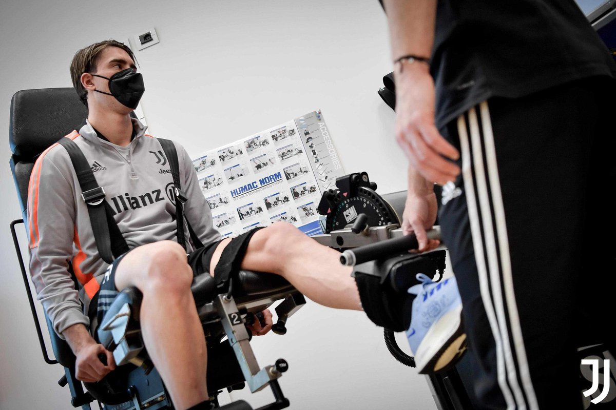 juventusfcid's tweet photo. 👍 Pelaksanaan tes medis dulu, sob! 🏥 https://t.co/GKXGipcALa