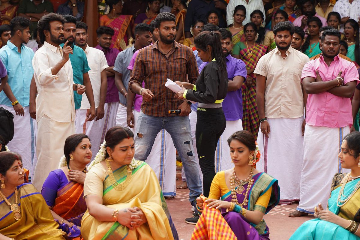 #Marudhaani Song 🔥🤩
#Annaatthe #BehindTheScenes #WorkingStills 

#Rajinikanth #Meena #Khushbhu #KeerthySuresh @rajinikanth