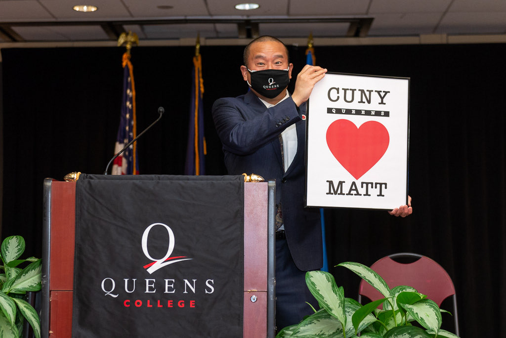 JayHershenson's tweet photo. Presentation to Sr.  VIce Chancellor for Budget &amp; Finance Matthew Sapienza ( virtually) by President Wu @CUNY Queens Legislative Breakfast.  Matt served w great distinction for almost 2 decades @CUNY Central Office, leaving for another executive position. https://t.co/x4sDJ6Q3Cu