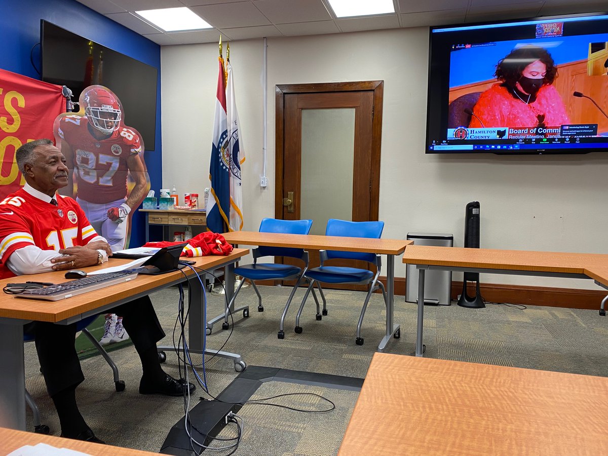 JCEFrankWhite's tweet photo. It's another AFC Championship Red Friday! @HamiltonCntyOH Commission President has agreed to send our Youth Ambassadors food from Cincinnati with a @Chiefs win. Get loud at Arrowhead #ChiefsKingdom and make the @Bengals pay the #PatrickPrice! https://t.co/3SnxZtAto8