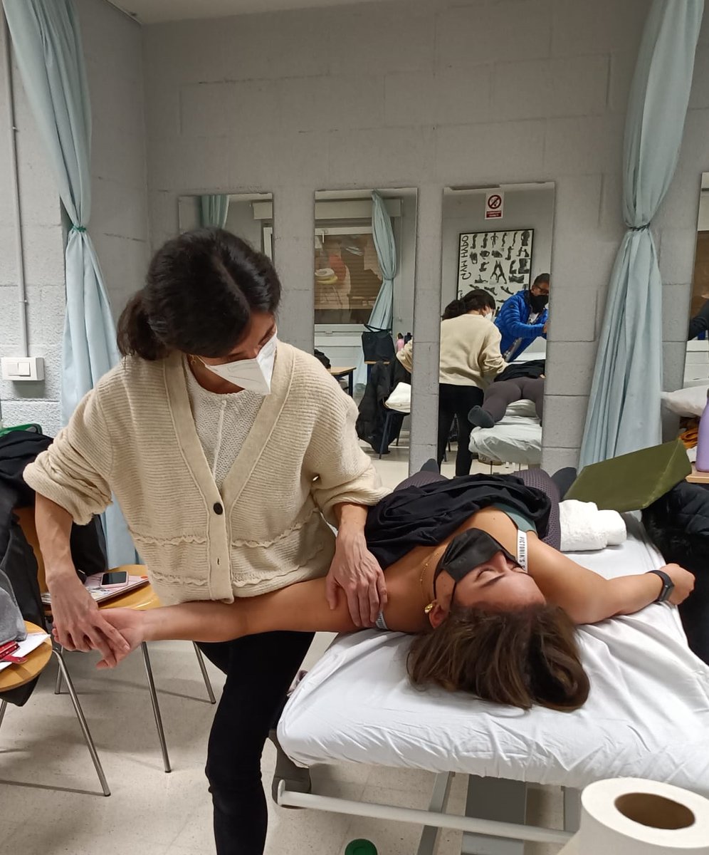 IdelaRosa_Fisio's tweet photo. Un año más, fue un placer impartir el seminario de diagnóstico y tratamiento del dolor neurogénico en pacientes de cáncer de mama en la #VEdicion del @MasterFPSM  el pasado fin de semana. https://t.co/4YBpJ2dEGH