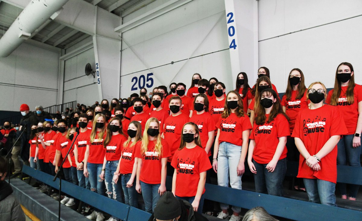 Last week, members of the Wredling Middle School "Hawk Chorus" and "Treble Ensemble" were honored to sing the National Anthem at a Chicago Steel Hockey Game. 🎶👏 Thank you for sharing, Mrs. Bach! 😊
#D303Pride #QualityStaff #FBF