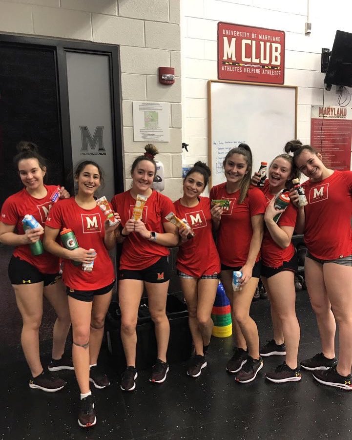 Including recovery shakes and crispy chickpeas in a post-workout snack! Both are great options for muscle recovery 💪