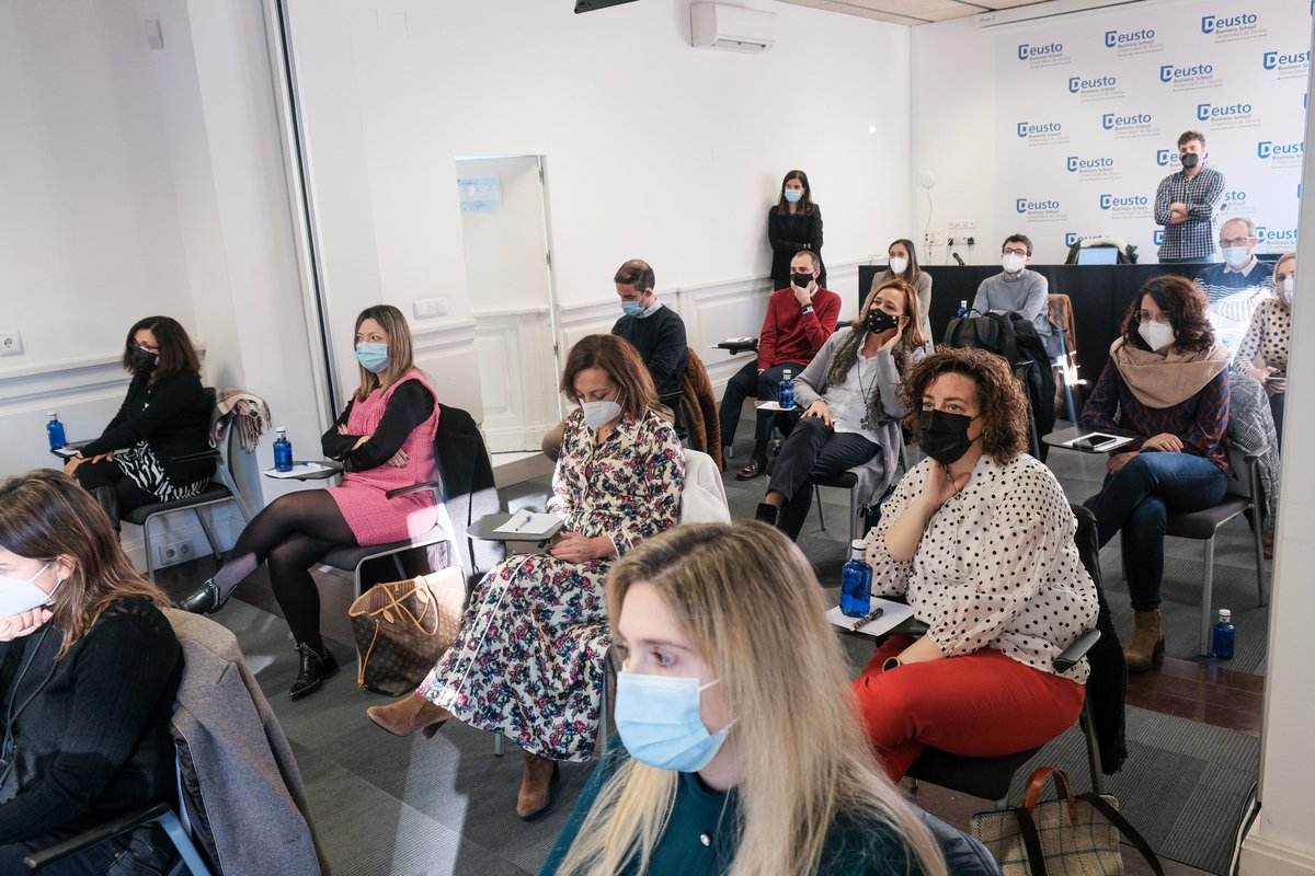 Deusto Business School tweet media