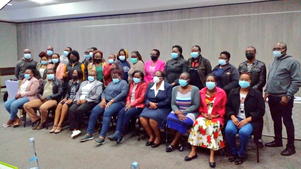 🎉 Congratulations to all the HR managers who just completed the 8 day Friendship Bench Workplace Wellbeing blended training. Excited for the next step 👉 take all you've learnt back to the work floor! 

It comes down to empathy &amp; connection, anchored in research. #Zimbabwe 🇿🇼