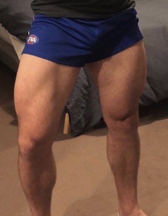 bulgebros's tweet photo. The Perfect Fit #bulge #bulgeinshorts #wellpacked #junkinfront https://t.co/VaLD6Tgd9c