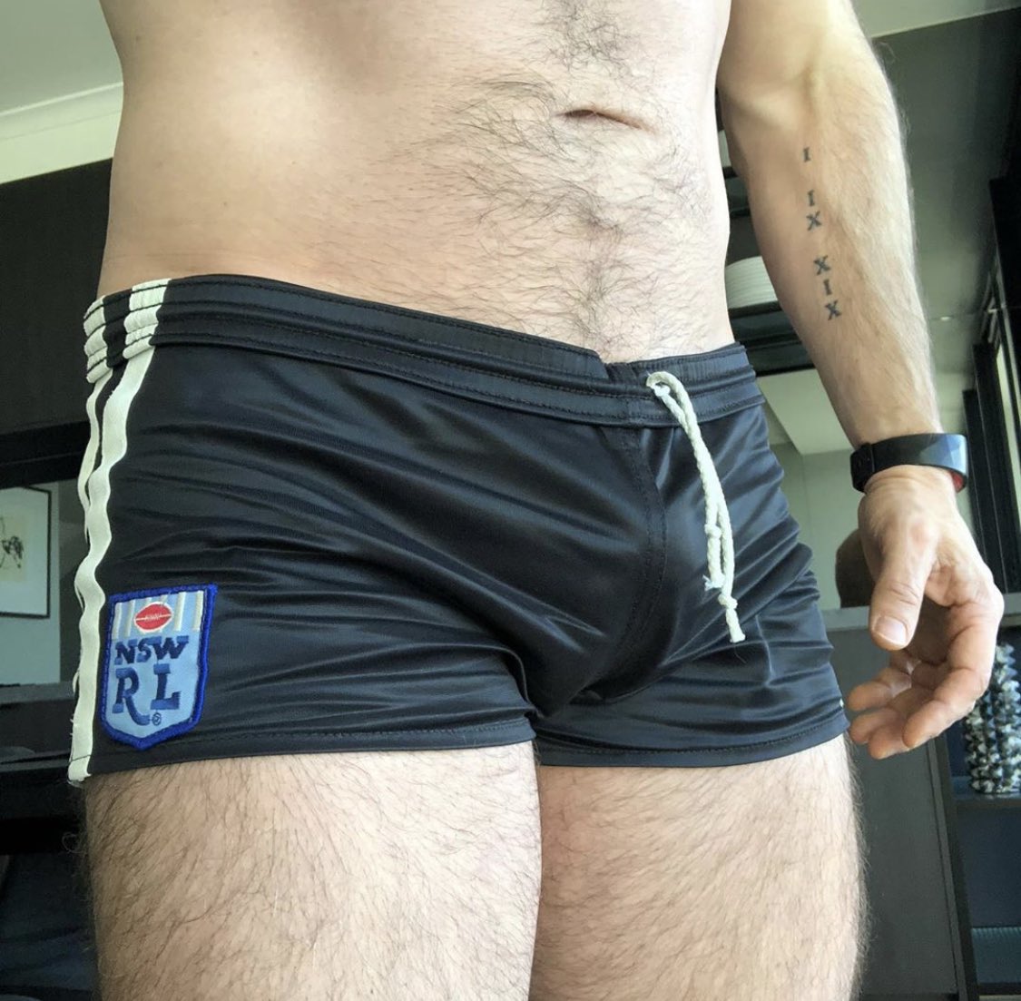 bulgebros's tweet photo. The Perfect Fit #bulge #bulgeinshorts #wellpacked #junkinfront https://t.co/VaLD6Tgd9c