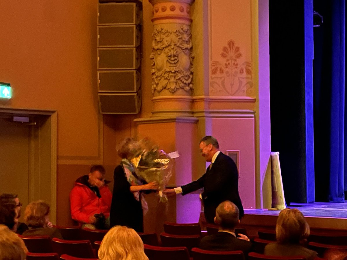 Is aanwezig bij het afscheid van @irmavandersloot als Wethouder van <a href="/gemKampen/">Gemeente Kampen</a> Veel dank voor haar inzet, zeker in RES West-Overijssel, uitgebracht door <a href="/bjaspersfaijer/">Bart Jaspers Faijer</a>