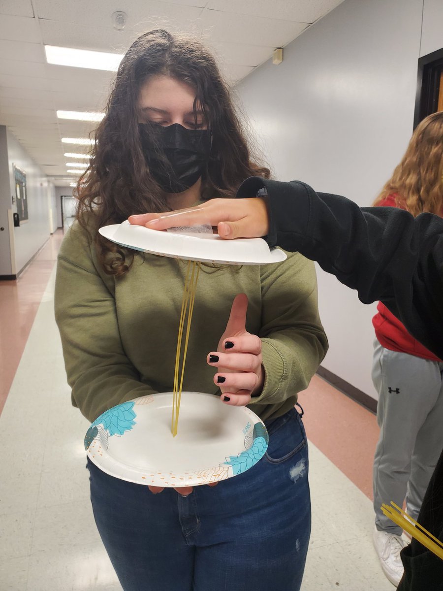 AVID8GMS's tweet photo. @CPSAVID @GMSJags Collaboration was the name of the game! It's harder than it looks #AVID4College https://t.co/L0a1XhqLdm