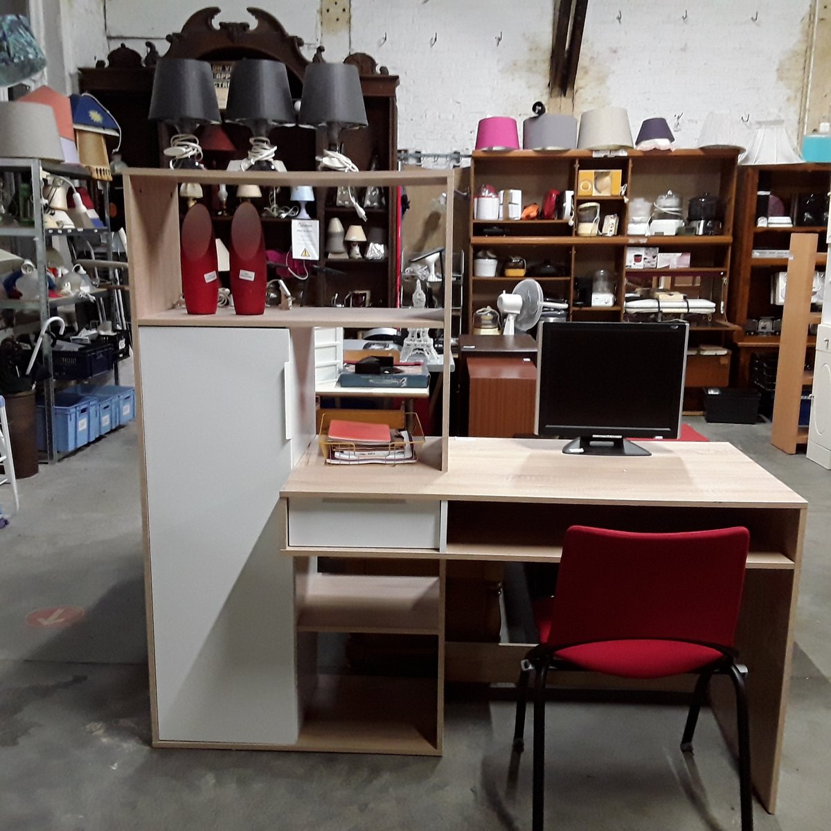 Une nouvelle semaine commence chez Resistes, et avec elle, une nouvelle boutique ! Au programme de nouveaux meubles, des canapés… Et encore plus en boutique !
On vous attend nombreux dans votre Ressourcerie préférée ! 🌍

#ressourcerie #réemploi #rouen #secondemain #récup