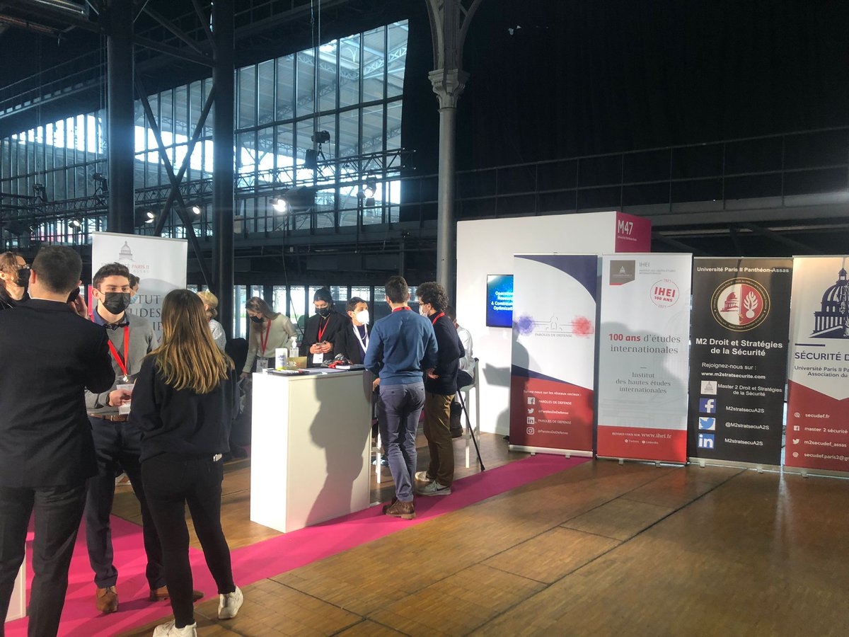 AfriThucy's tweet photo. Le Centre Thucydide présent sur le stand d'@AssasUniversite au Salon #FabriqueDéfense organisé par @Armees_Gouv. N'hésitez à venir nous rencontrer pour vous renseigner sur notre travaux et formations🎓@IHEI_Paris @Les_JI @ParolesDefense @IEJParis2 @M2secudef_assas @M2stratsecuA2S https://t.co/5ZCeSuZFHu