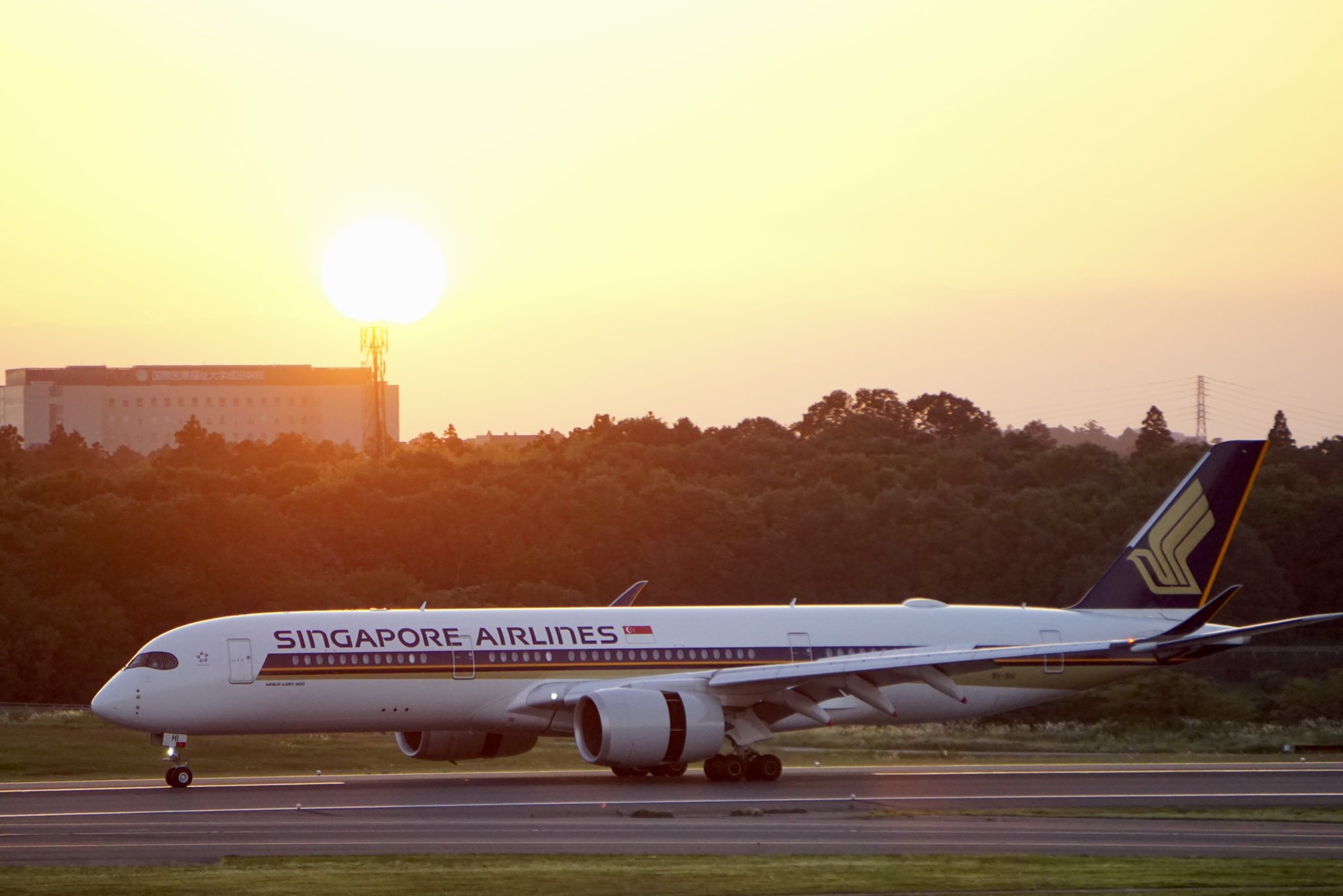 تويتر Qantas 747 Forever على تويتر シンガポール航空設立日 今日はシンガポール航空の設立記念日 おめでとう 個人的には 夕日 が似合う航空会社 洗練られたデザインで大好きなんですよね 03 Oct 21 Singapore Airlines A350 900 9v Shi