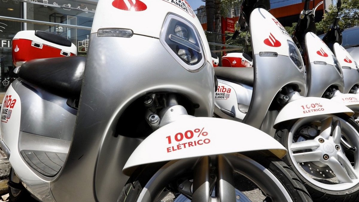Novo serviço de scooters elétricas compartilhadas chega à São Paulo; Riba Share é patrocinado pelo banco Santander e conta com 50 scooters elétricos

#ribashare #scootereletrica #sp #compartilhamento #emobility #sharing 

insideevs.uol.com.br/news/563646/sc…