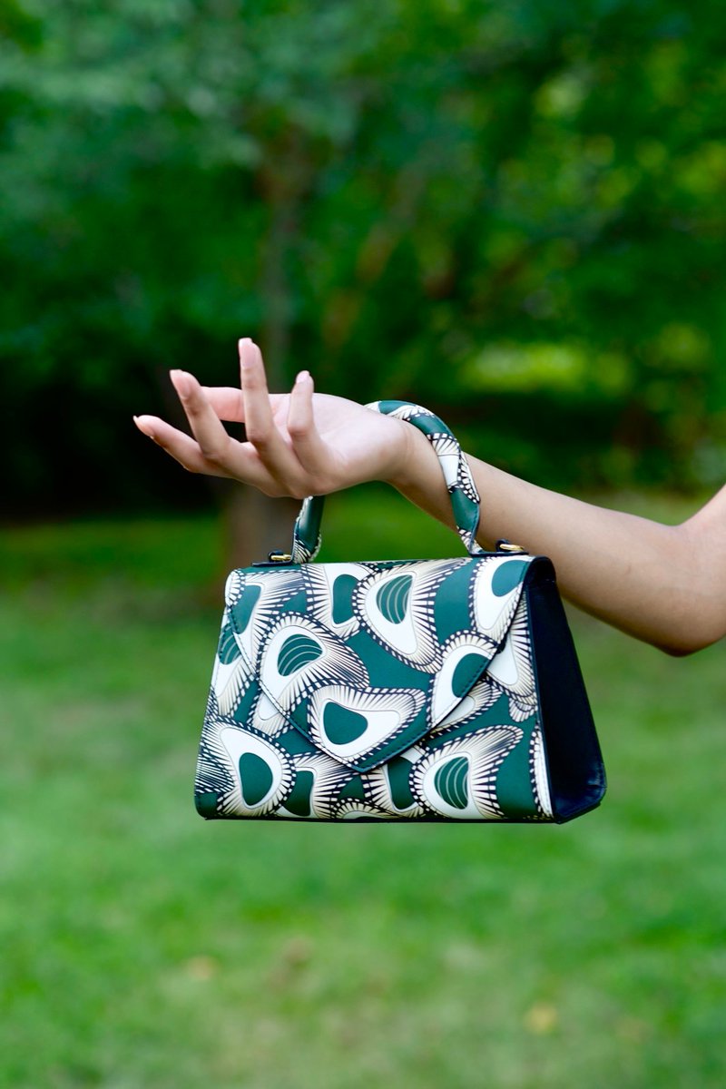 Unique gifts for women —whether that's your mom, sister, aunt, grandmother, niece, daughter, or bestie… 

Check out our selection of luxurious and lengthy silk of Sheba scarves and vegan leather handbags which adds a pop of glamour to any outfit, 
 #giftideas #giftsforher