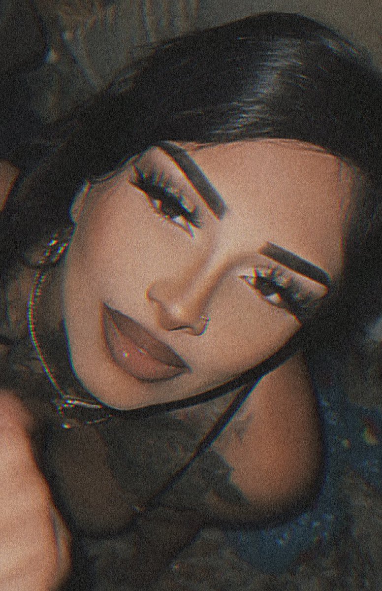 #yeska818 #me #mexicana I don’t know how to work this twitter sh!t.