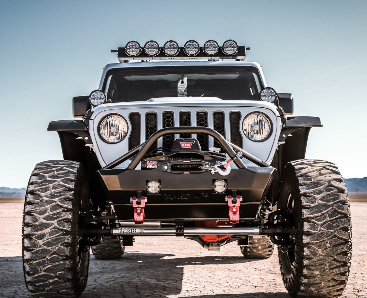 atturotires's tweet photo. We run on an all-dirt diet. 💨TIRE SIZE 👉 Trail Blade BOSS 40x14.50R20 📸: @nathin.racktec #GoYourOwnWay #atturotires #atturotire #trailbladeboss #jeepgladiator https://t.co/XeTbm62sTd