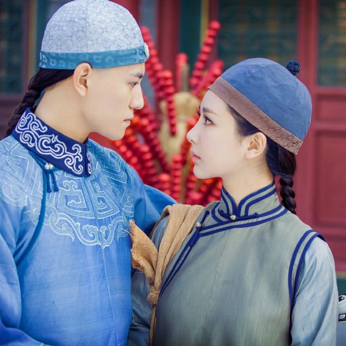 14. #Legendofthedragonpearl กลุ่มคนของราชวงศ์ต้าหมิงพยายามกอบกู้ต้าหมิงจากต้าชิง โดยมีนางเอกเป็นองค์หญิงคนสุดท้ายที่เหลืออยู่ พระเอกเป็นฮ่องเต้ของต้าชิง แต่โชคชะตาก็เล่นตลกให้ทั้งคนได้รู้จักกันและให้สัญญาจะเป็นพี่น้องร่วมสาบานกัน 9/10 อีพีละ100อารมณ์ #รีวิวซีรีส์ #รีวิวซีรีส์จีน