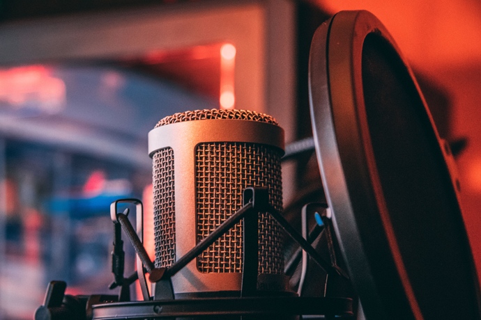 Whether you are a production house small business or a #startup A real genuine and friendly #voiceover can do wonders for your business. Get in touch to find out more! tarnia.com