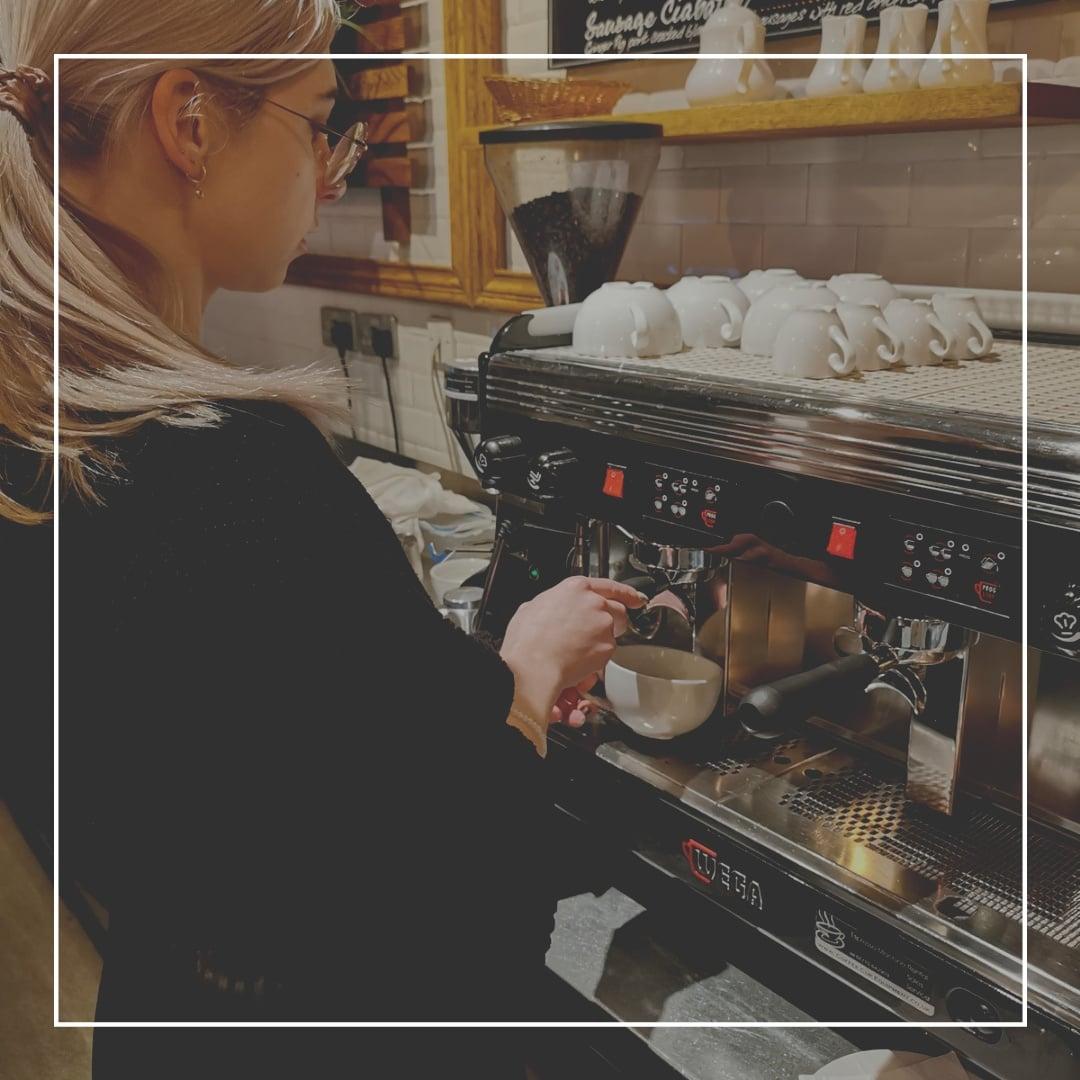 BBMinsterCourt's tweet photo. #Coffee before #talkie ☕ https://t.co/EwgNAAY03x