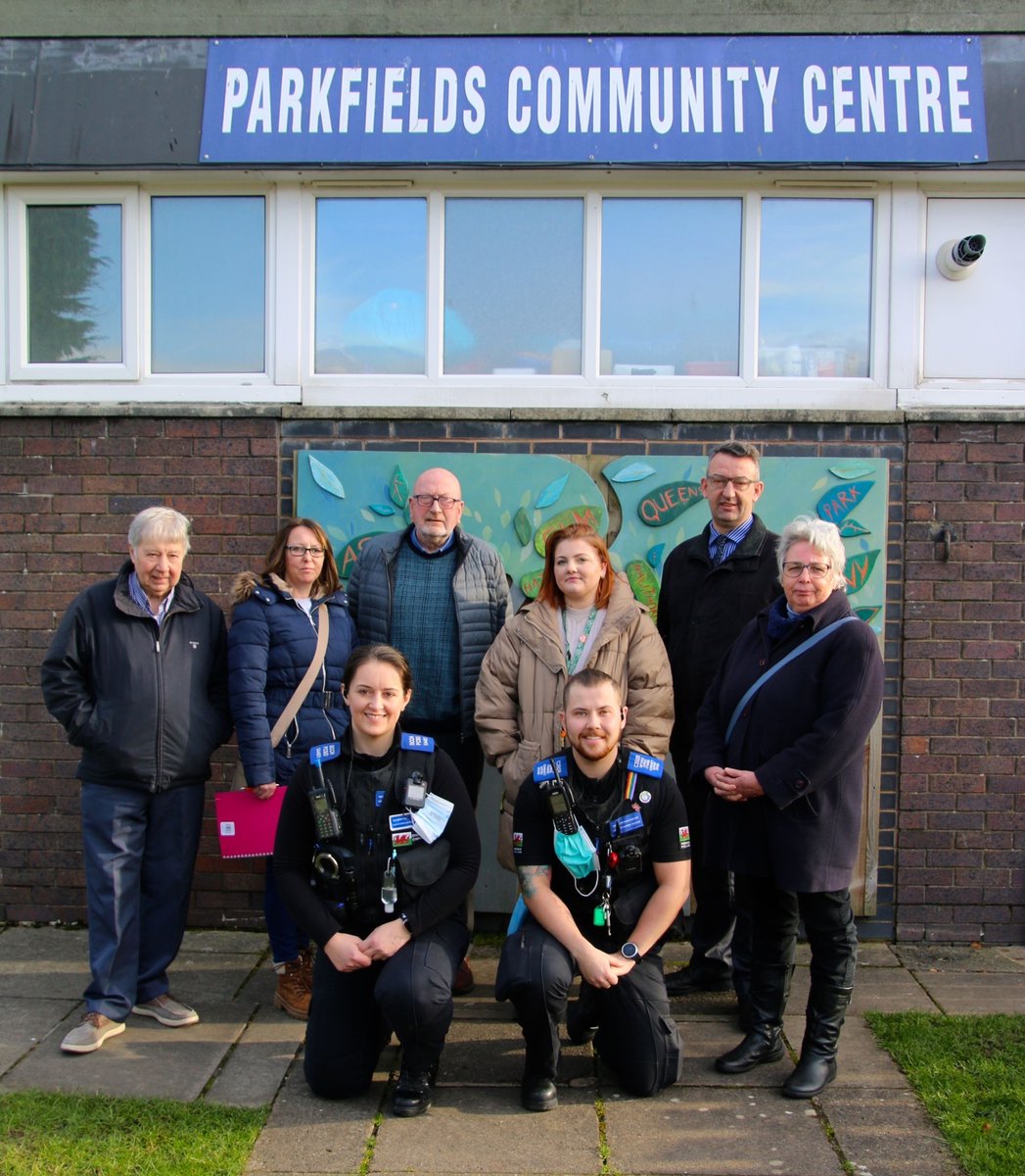 NWPSouthFlints's tweet photo. Mold PCSOs met with the Police and Crime Commissioner, Andy Dunbobbin, local councillors and trustees of Parkfields Community Centre to discuss anti-social behaviour and possibly solutions around the area.
#OneTeamOneDream #NeighbourhoodPolicing #CommunityWork #Parkfields #Mold https://t.co/NQV72DenvZ