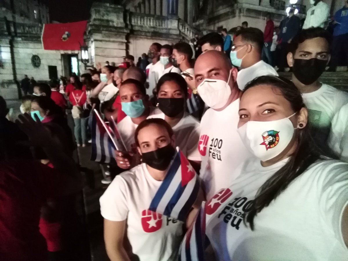 "La gratitud, como ciertas flores, no se da en la altura y mejor reverdece en la tierra buena de los humildes"
#MartíVive  
#Cuba 
#UJC 
@aylinalvarezG <a href="/UJCdeCuba/">UJC de Cuba</a>