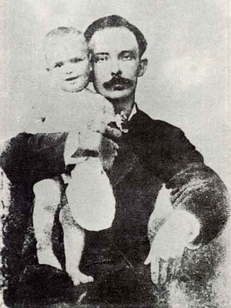 Para mí, la patria no será nunca triunfo, sino agonía y deber. #MartíEntreNosotros #MartíVive #HéroesDeLaSalud <a href="/cubacooperaven/">Brigada Médica Cubana en Venezuela</a> <a href="/unidad_central/">Unidad Central de Cooperación Médica</a> <a href="/japortalmiranda/">José Angel Portal Miranda</a> <a href="/PardoRegla/">Regla Angulo Pardo</a>