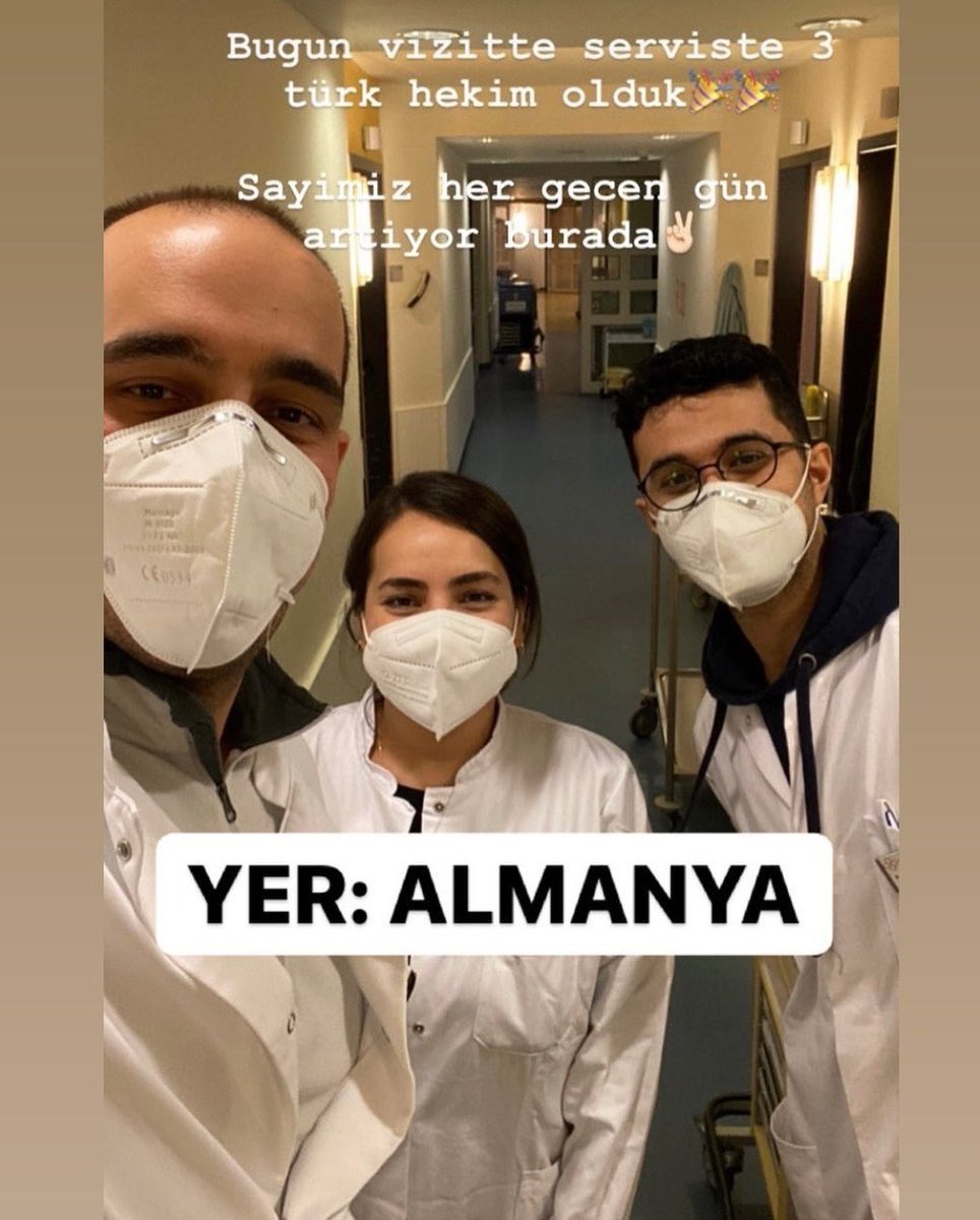 Almanya’da bir hastanede, her branştan, yetenekli doktorlarımız var artık. İstatistiklere göre hasta başına doktor sayısı zaten azken, daha da azalıyor. Doktorların uğradığı şiddeti yok sayarak, haklarını vermeyerek her geçen gün kaybediyoruz. Değer gördükleri ülkelere gidiyorlar