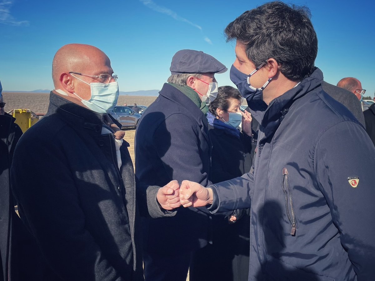 JCPetrigny's tweet photo. Dans le cadre du "Varenne de l'Eau" mené par l'Etat, j'ai échangé avec @J_Denormandie, et @RenaudMuselier afin de porter nos effort en commun pour sécuriser l'apport en eau à la fois pour le secteur agricole de Valensole et les habitants des 6 communes de @DLVAgglo. https://t.co/2gxHjD8qNT