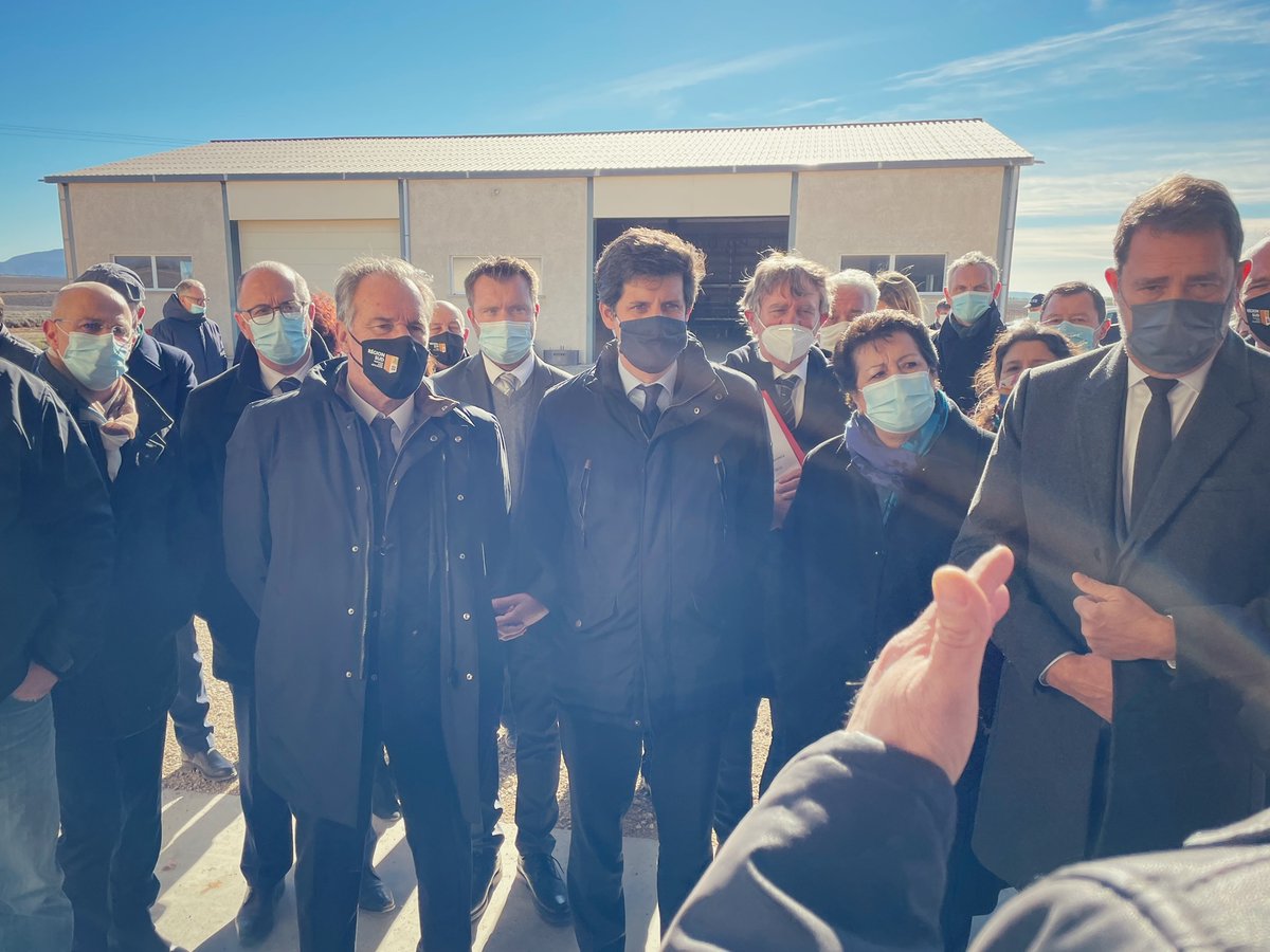 JCPetrigny's tweet photo. Dans le cadre du "Varenne de l'Eau" mené par l'Etat, j'ai échangé avec @J_Denormandie, et @RenaudMuselier afin de porter nos effort en commun pour sécuriser l'apport en eau à la fois pour le secteur agricole de Valensole et les habitants des 6 communes de @DLVAgglo. https://t.co/2gxHjD8qNT