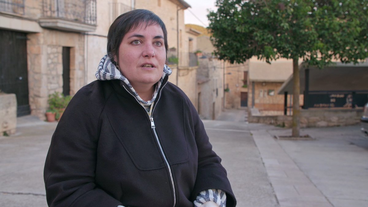 🗣️"El que no pot ser és el que passa en el nostre país, no? Que tot està centralitzat en 2, 3 empreses, que controlen tot el mercat elèctric, que al final l'electricitat la necessitem sí o sí", Carme Ferrer, alcaldessa de Senan <a href="/AjuntamentSenan/">Ajuntament de Senan</a> 

📲#RenovablesTV3