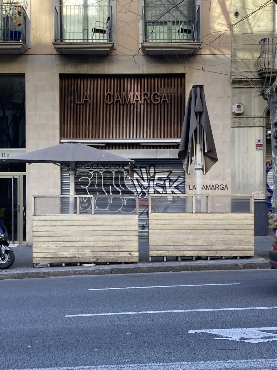 Que ràpid que entren a la carpeta de l’oblit algunes notícies. Recordeu les gravacions, el ram de flors, el micro amagat, els Mortadelos i Filemons i els polítics parlant de les seves intimitats? Tot tancat, com l’escenari d’aquell l’espectacle lamentable.