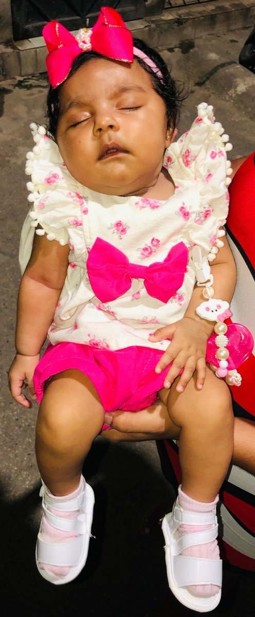 Luana22E's tweet photo. Tão pequena, frágil e sensível, mas capaz de despertar o maior e melhor sentimento do mundo em mim: o Amor 🥺🥰❤️💞 #MinhaVida #MinhaLolo https://t.co/ws00RbTrK5