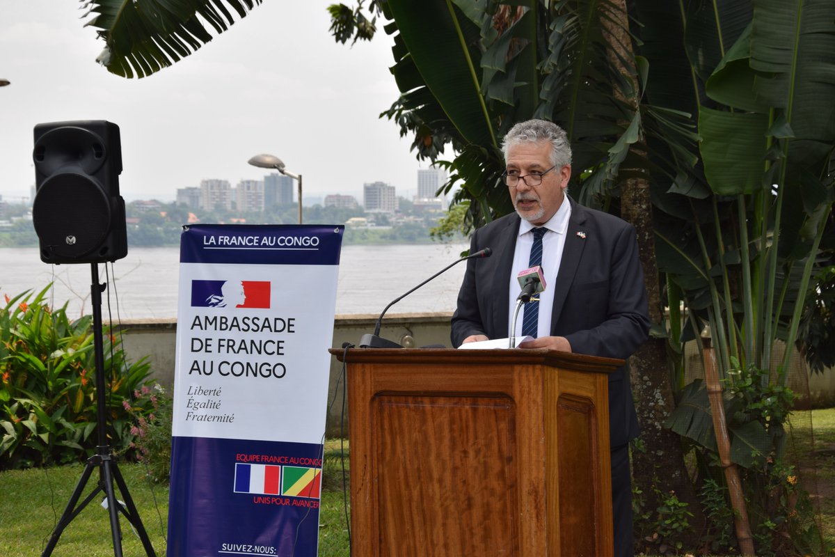 ambafran_congo's tweet photo. Ce midi à la Résidence de France 🇫🇷, remise des certifications aux 14 bénéficiaires de la formation de la prestigieuse @ESJLille sur l'éducation aux #médias et la lutte contre les #fakenews.

L'occasion de rappeler le rôle essentiel de la presse en Démocratie.
@elisathevenet https://t.co/2r5S3uLJXI