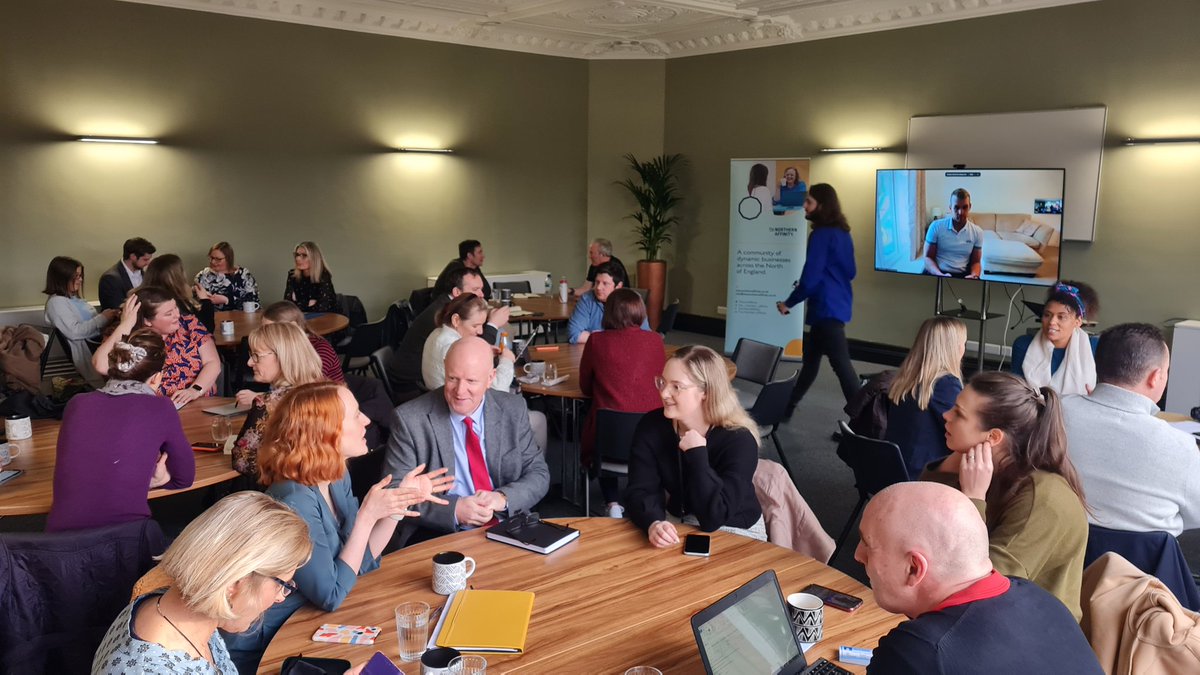 YoubeeBecky's tweet photo. Lovely morning spent in #Leeds with @TNorthAffinity! I definitely got too excited, spoke too fast & brought up the idea of wine far too early! But it's Friday & it was SO GOOD to see people face to face & make real connections with people.
#Networking #TheNorthernAffinity https://t.co/KVnQg6rYOp