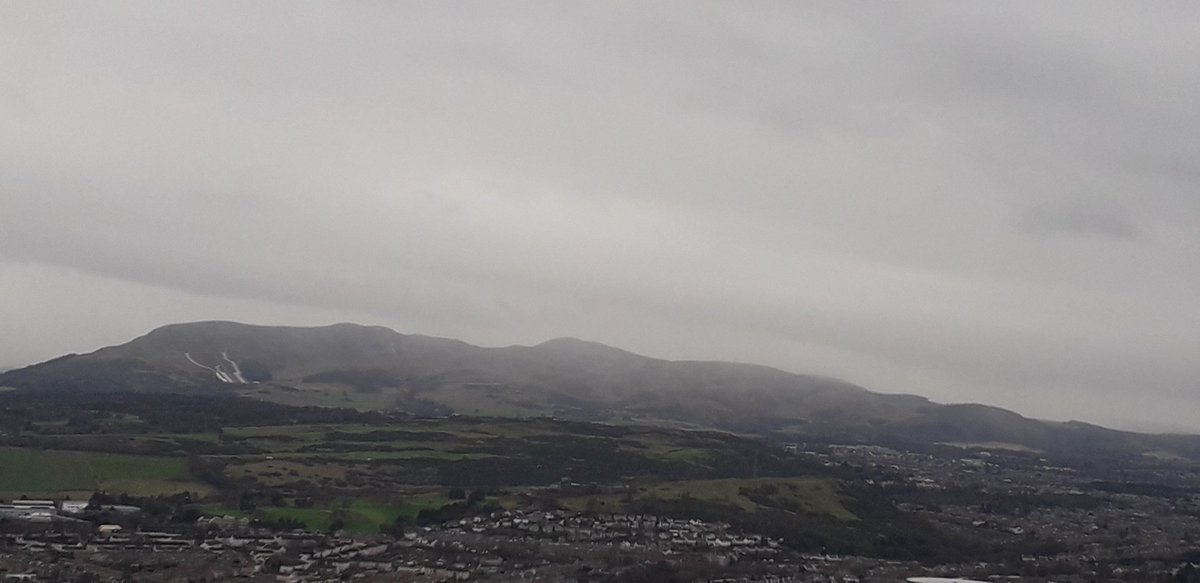 aljaroo1874's tweet photo. Waiting on a customer @JocksLodge so stuck on my #RunningShoes which I now keep in the van for #UnplannedRuns & ran up #ArthursSeat & #WhinnyHill
Not every city that you can run up a #ExtinctVolcano in your lunch break
#Edinburgh #WorkRun
#LoveToRun #RunToLive https://t.co/iRr8bNsg28