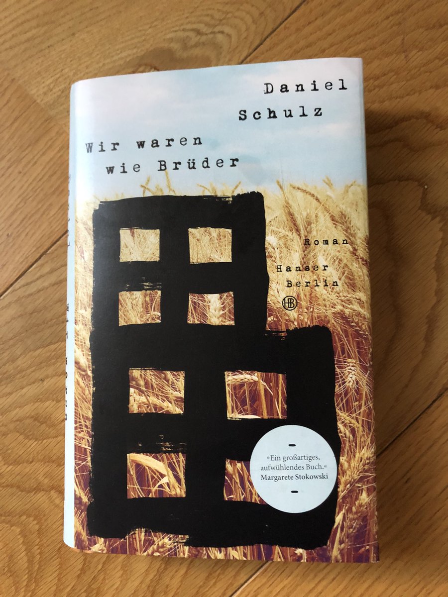 mlaaff's tweet image. Wenn @derherrschulz ein Buch schreibt, kann das ja nur gut werden. Jetzt isses draußen und es ist roh und zärtlich und eines, das ihr wirklich lesen solltet.