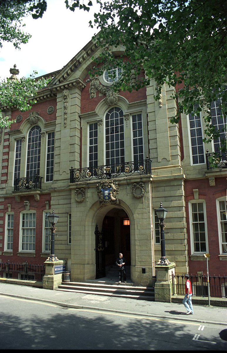 TUoSEEE's tweet photo. If you're considering a PhD in Electronics and want to study in a top 10 UK Electronic and Electrical Engineering department in a World Top 100 University then this is for you.  We have EPSRC Doctoral Training Partnerships Scholarships on offer 👉 https://t.co/vlc9AnVmFW https://t.co/JWuZ9sNk9c