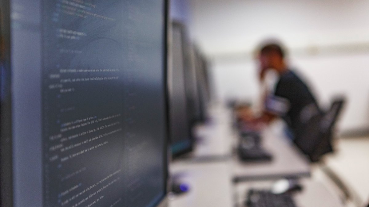 The week of Jan. 24 is #DataPrivacyWeek worldwide. It is a time dedicated to educating consumers about the pitfalls of losing access to data and how to better protect themselves. 
#TSTCproud #technicallybetter #cybersecurity 

tstc.edu/news/tstc-cybe…