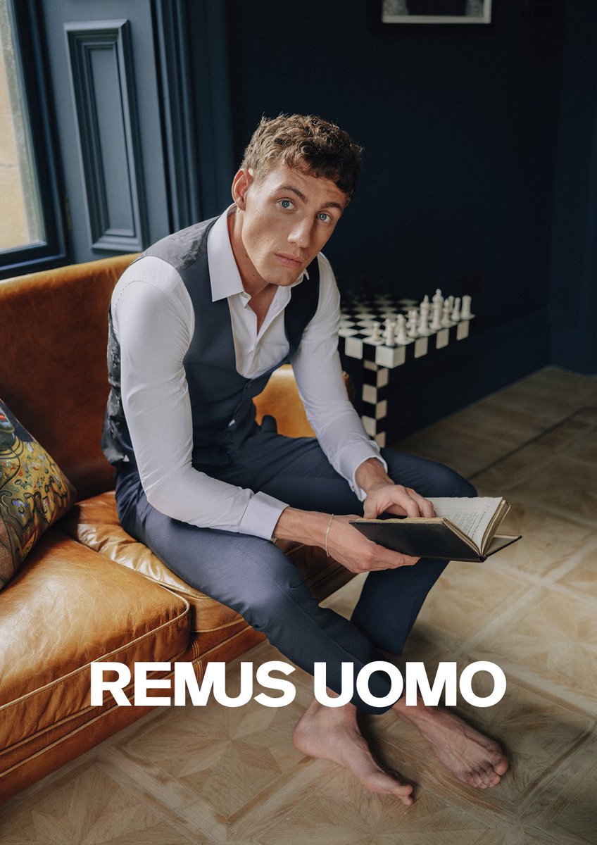 Bestmenswear's tweet photo. A good suit makes doing even the simplest of things look good.📚
https://t.co/5sMVq9axP3
#BestMenswear #TailorsOfConfidence #WeDressHeroes #RemusUomo #MensFashion #MensClothing #StyleInspiration #Suits https://t.co/SDslzW2Giw