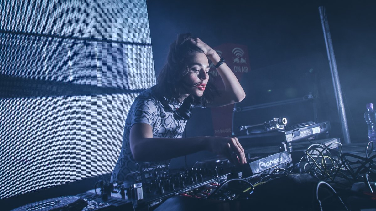 antiwhatabouter's tweet image. The amazing @NinaKraviz from the @redbullmusic stage @LifeFestival 2014.
#music #dj #art #ninakraviz