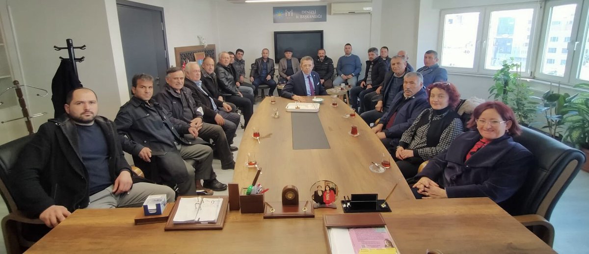 Ozturkdenizli's tweet photo. İYİ Parti Denizli İl Başkanlığımızda
İlçe başkanlarımızla,
2021 yılsonu değerlendirmesi ve
2022 planlamalarımız çerçevesinde istişaremizi yaptık. @iyidenizli https://t.co/hqyvoQaZZy