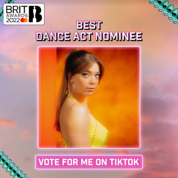 umusicbrasil's tweet photo. A votação do @BRITs tá ON!
@samfendermusic e @GlassAnimals foram indicados na categoria #AlternativeRockAct e a @BeckHill foi nomeada para o prêmio de #DanceAct!
Agora é só sentar o dedo e votar MUITO nos meus artistas, hein: https://t.co/31aIjKOQct https://t.co/MzGfJ6V3JY