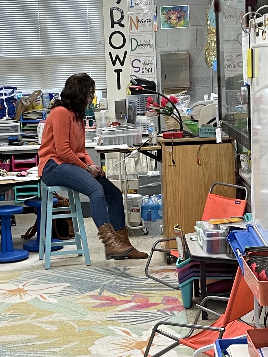 hcsOESL's tweet image. Our very own third grade teacher Mrs. Korrin Stevens ⁦@MTCChampions⁩ sharing with her ⁦@HamptonCSchools⁩ colleagues during ELA professional learning today. So proud of our champion readers and leaders ⁦@HCS_TitleI⁩ schools ⁦@sdrakehcs⁩